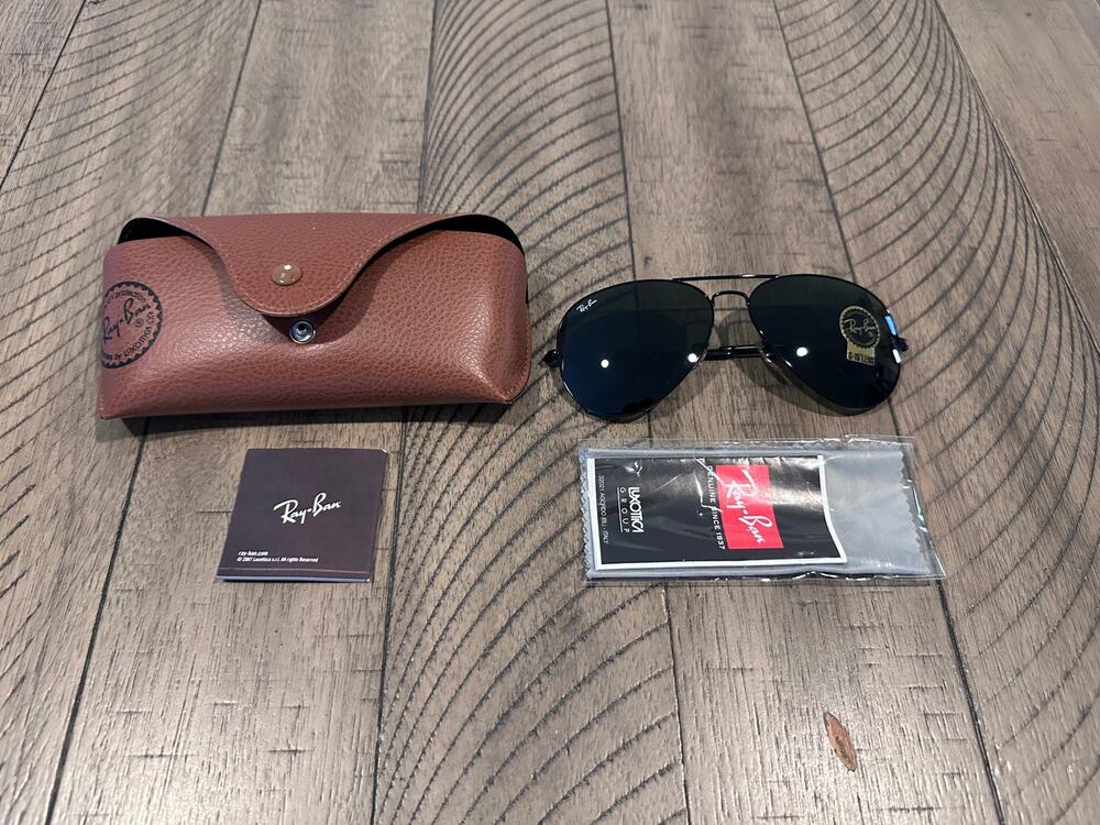 Ray-Ban RB3025 Aviator Metal Sunglasses Black Frame 62-14 New w/ Case